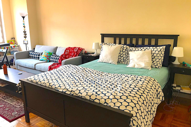 bedroom - Fully Furnished Studio with all utilities, cable and internet. Walk to Rosslyn Metro!