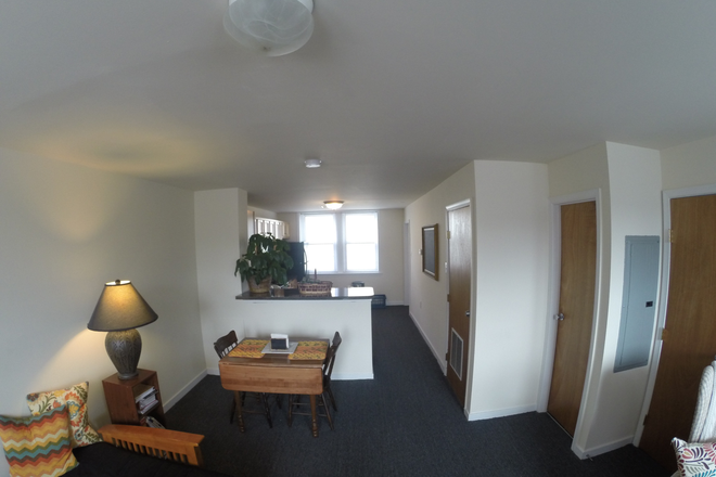 Living Room - 2-Bedroom Bi-Level Apartment w/ Central Air/Heat