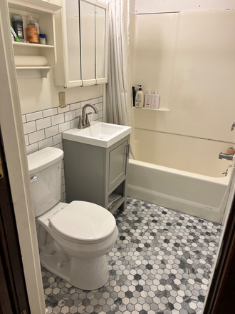 Bathroom - 4 Bedroom Downtown! Apartments