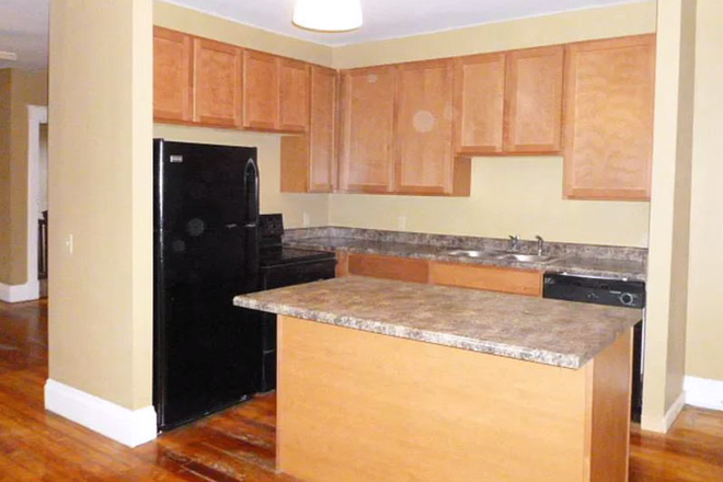 Kitchen - 2342 Chickasaw St Apartments