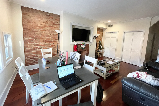 living - LOCATION!!! 2 BED WITH IN UNIT LAUNDRY! 9/1/26!! Apartments