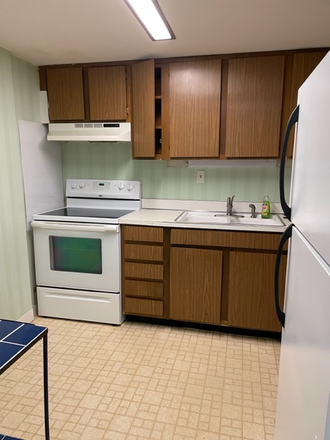 Kitchen - Ashley House Condo -Across street from MUSC-available NOW