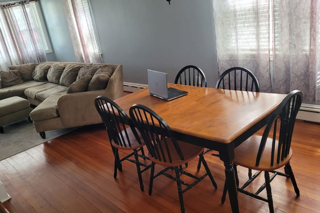 Dinning area and living room - 4 Rooms Open in a Cute North End New Bedford Students House