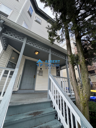 Exterior - Cheap 3 Bed near public transportation!!