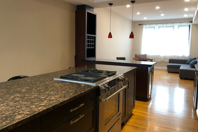 . - 5BR/2.5BA Brighton - W/D in Unit, A/C, Modern Kitchen, Top Floor