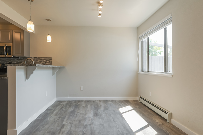 795 30th St Dining Room - 795 30th Street Apartments