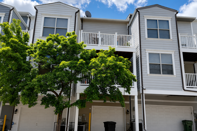 Back Eelevation - Beautiful 3-Level 2BR/2.5BA Home – Prime Baltimore Location