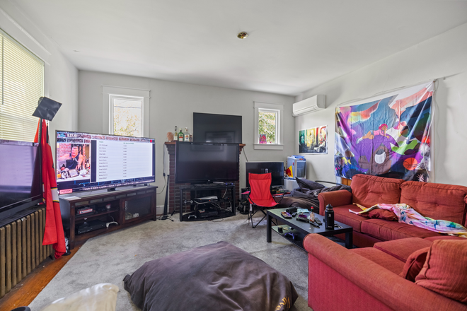 Living Room - 7203 Rhode Island - Walking Distance to UMD House