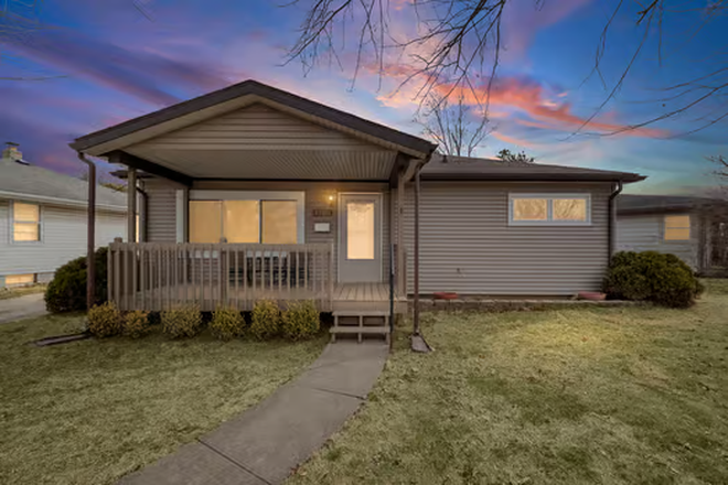 Outside - Cozy Bungalow close to Campus House