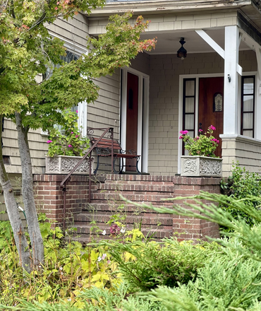Front Entry - Spacious Apartment Close to Campus