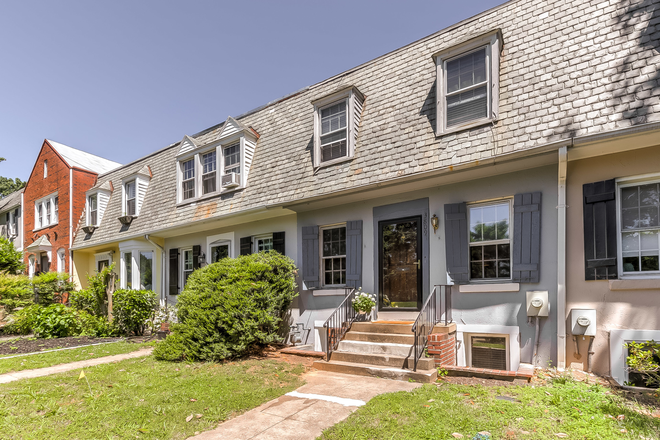Outside View - Great Renovation 2027-2028 Year- Two Blocks to Campus Townhome
