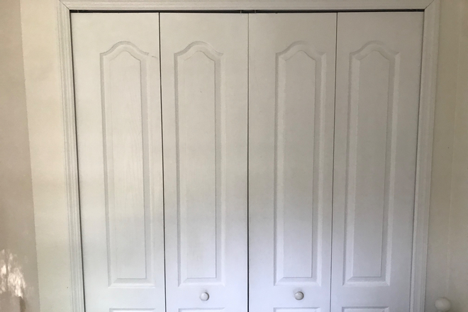 Closet - Studio space in Miami Lakes.  Graduate, Med student or faculty House