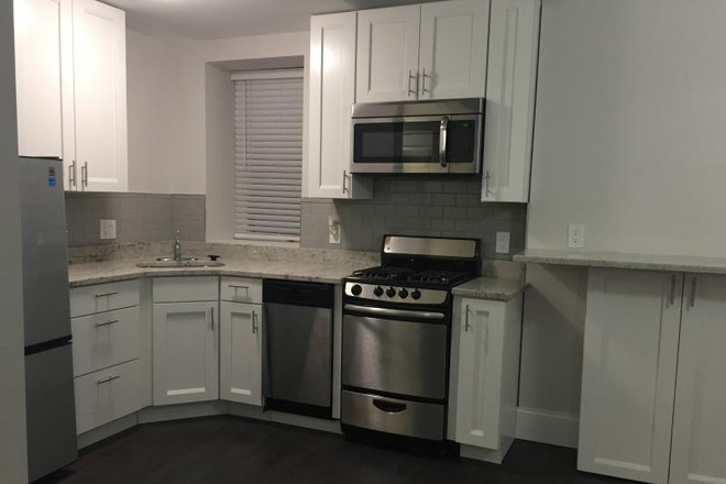 LIVING - ALL UTILITIES INCLUDED! AMAZING LOCATION ON WESTLAND! 2 BED AVAIL. 9/1/25!