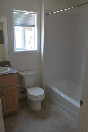 upstairs bathroom - 1940 Emerald Alley #2 / 2 bedroom condo/apt.