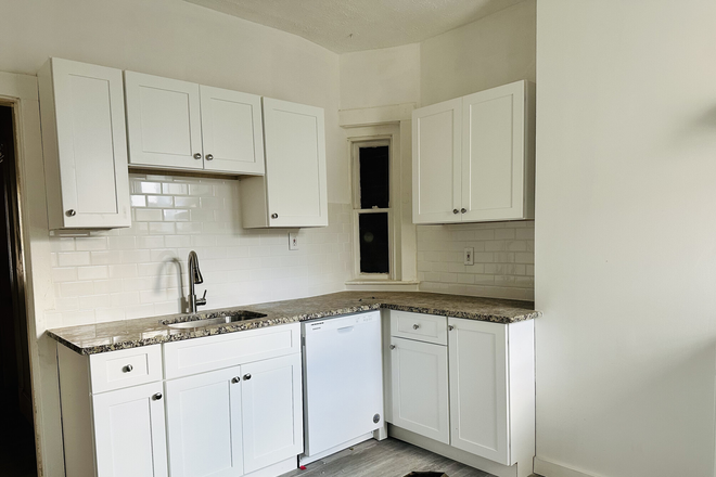 Call NOW for showings! 617-236-8600 - JEFFERSON ST - CHARMING 3BR/1BA NEAR UNION SQ W/ LNDRY IN BLDNG, RNTL PRKNG, EIK, DW FOR *9/1/2025* Apartments