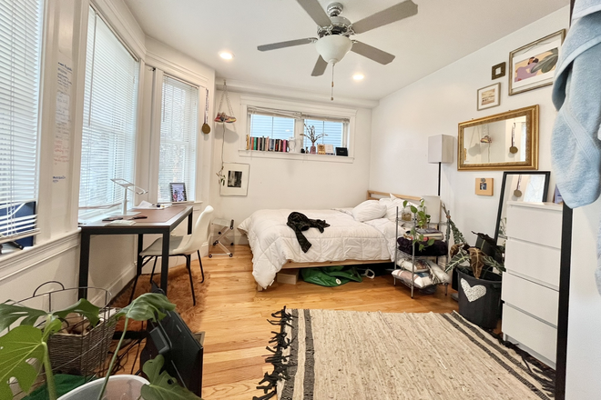 Bedroom - 5 Bed Available 9/1/26! *CONTACT NOAH 603-470-8181 Apartments