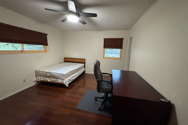 BD room 4 - 4 BD room house, close to UCR with 6 min walk, Individual room for student or whole house for family
