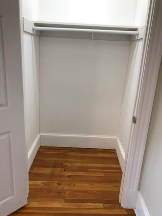. - STUNNING 2 BED / 1 BATH, ELECTRIC HEATING INCLUDED, NO BROKER FEE!! Apartments