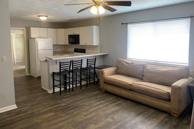 Living area - Fox Hill - 4 bedroom - 2 bath townhome for rent!