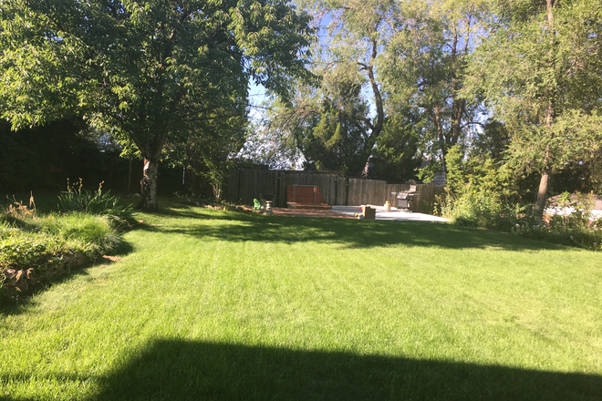Backyard - A light & bright 3B1B, 1500 sqft, mother-in-law apartment near University of Utah, quiet and secure