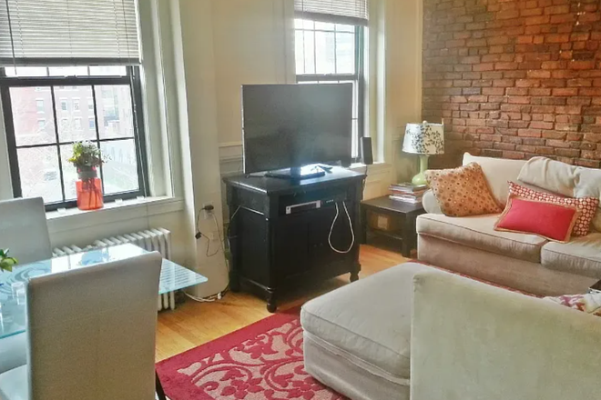Call NOW for showings! 617-236-8550 - CAMBRIDGE ST - MODERN TRUE 2BR NEAR CAMPUS FOR *9/1/2026* W/ H&HW INC, LNDRY IN BLDNG, DW, EXP BRICK