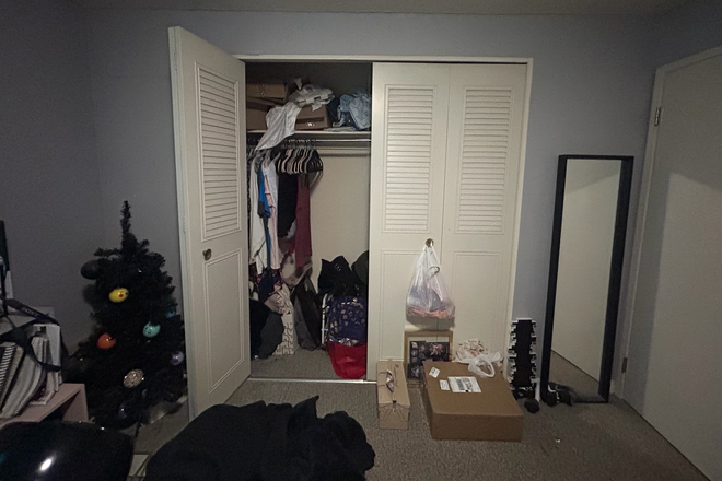 Basement bedroom - 3 female undergraduate students  in search of two roommates to move in August 2026 Townhome