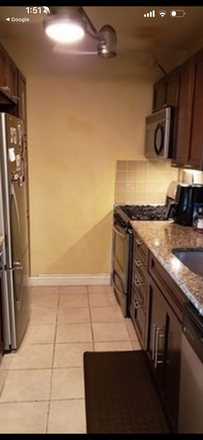 kitchen - sunny property west end close to MGH , red line