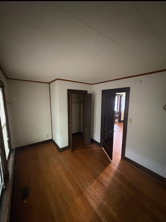 Bedroom - Burgett Rentals House