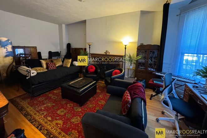 x - Beacon St Studio  Kenmore Sq Apartments