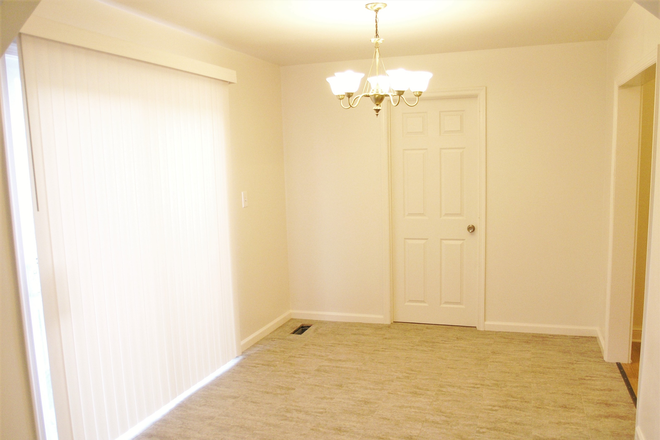 Bedroom - 6 Bed 3 Bath Spacious House
