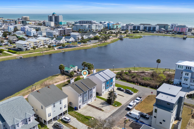 Front View - Lake Front and Walkable to Beach Access - Rooms Available Fall 2026 Townhome