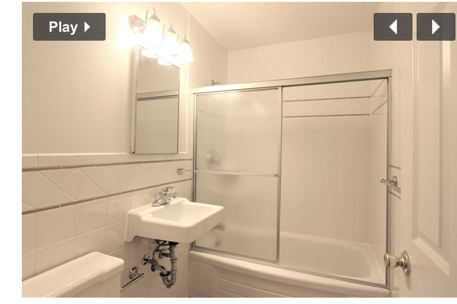 Bathroom - 1138 Grandview Ave Apartments