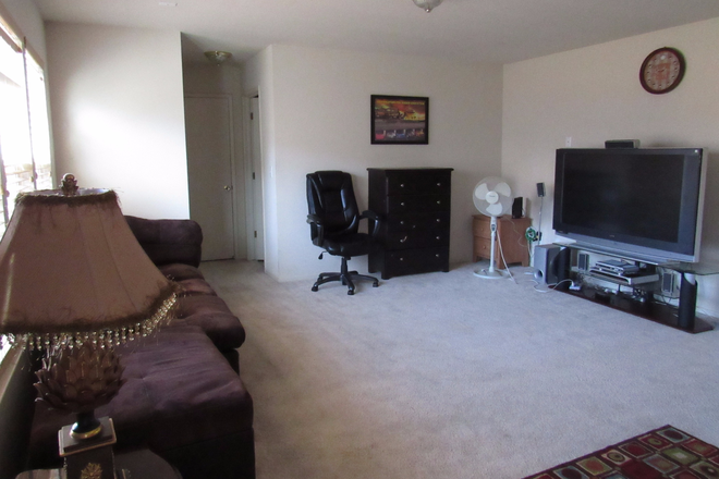 Family Room - Daybreak Merced House