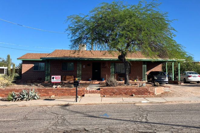 Street view - Furnished Room--ALL utilities included, 1 mile from campus