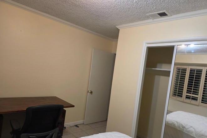 Bedroom - PRIVATE FURNISHED BEDROOM WITH SHARED BATH AVAILABLE WALKING DISTANCE TO UCR House
