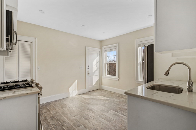 kitchen - 3 Bed 1 Bath Near Campus!!!!! Apartments
