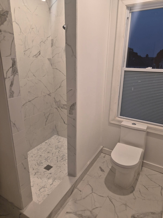 Big bathroom with double sink and walk in shower - SHARED APARTMENT THREE ROOMS FOR RENT