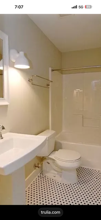 Bathroom - Carrboro 2 Bedroom, 1 Bath unit close to bus line and Duplex
