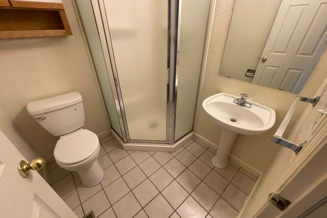 Photo - August Pre-leasing: 1747 18th St #1 Apartments