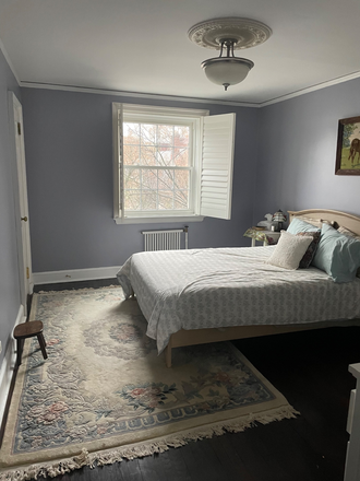 Furnished Bedroom - Sublet for Spring Semester:Furnished 1BR apt for female PU affiliate only-Palmer Square W-Princeton