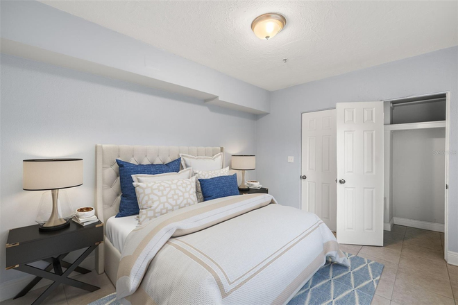 Large bedroom #2 - Three Bedroom Home w/ Three Private Baths! Near Downtown St. Petersburg