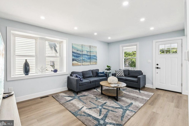 Living room - Furnished 3BR home-Columbia Ave-Hopewell Borough
