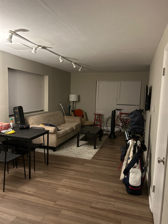 Living Room - 2000 Walnut Apartments