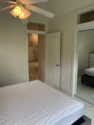 closet - Amazing 2 bed 2 bath, prime location for students! brand new renovation. Apartments