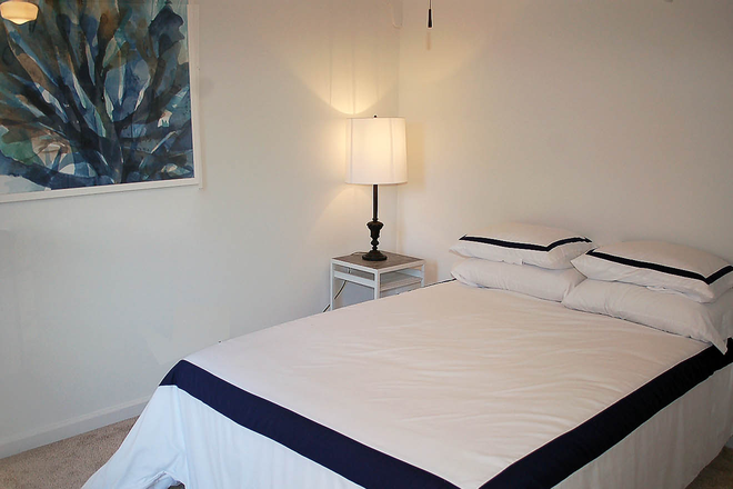 Private bedroom with clean linens and towels included. - $850 Furnished, private ensuite bedroom, living room and bath in beautiful townhouse.