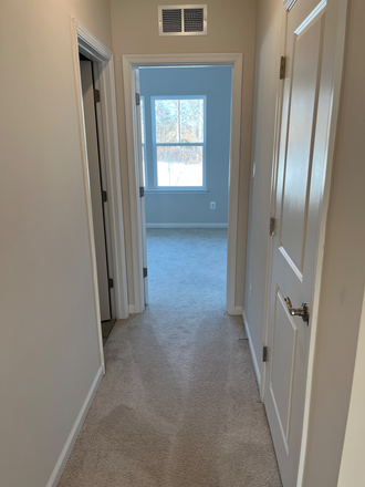 Third floor hallway facing bedroom - 1 Bedroom (1 Bath) Gateway West Town House