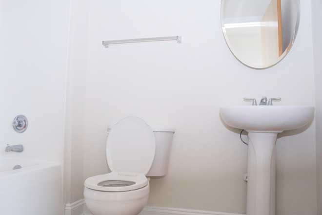 #504 - full BTH (1BD) - Stylish Spaces & Scenic Views – 1 & 2 Bedroom Homes at Eagle Mill Towers