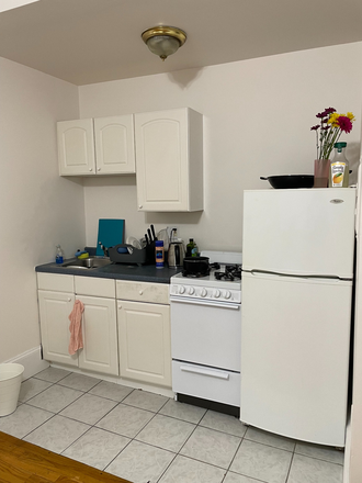 Kitchen - Spacious 1 bed close to campus! Apartments