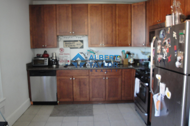 Kitchen - HUGE 4Bed/2Bath Steps from Greenline, Perfect for NEU Students!