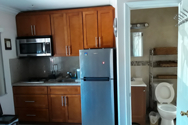 kitchen - Beautiful Studio in front FIU Apartments